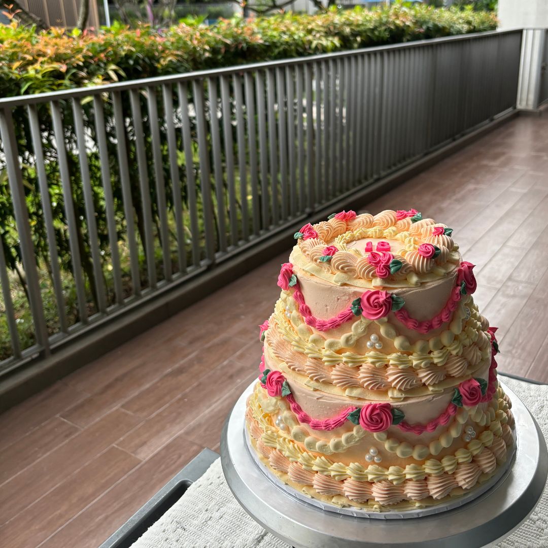 2 Tier Vintage Cake (6 Inch + 8 Inch)
