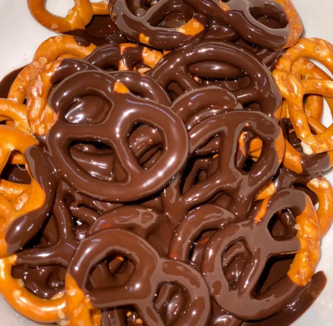 Melt Pretzel Large 60PC