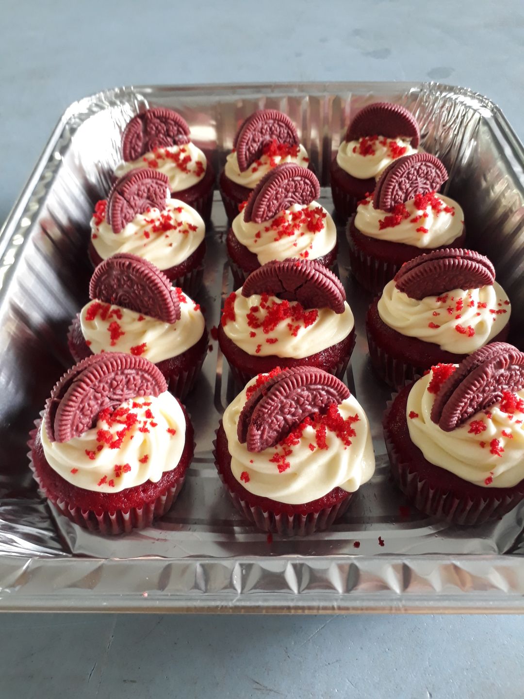 Red Velvet cupcakes x12, 1tray