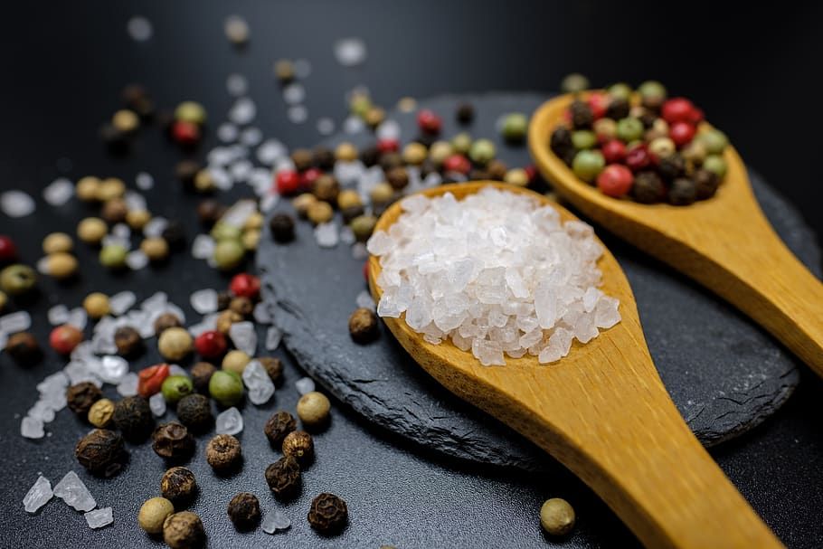 SALT & PEPPER 