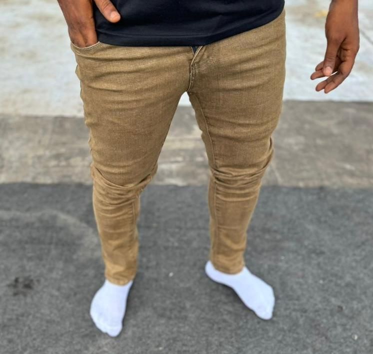 Jeans Slim Marron Clair – L’élégance sans effort