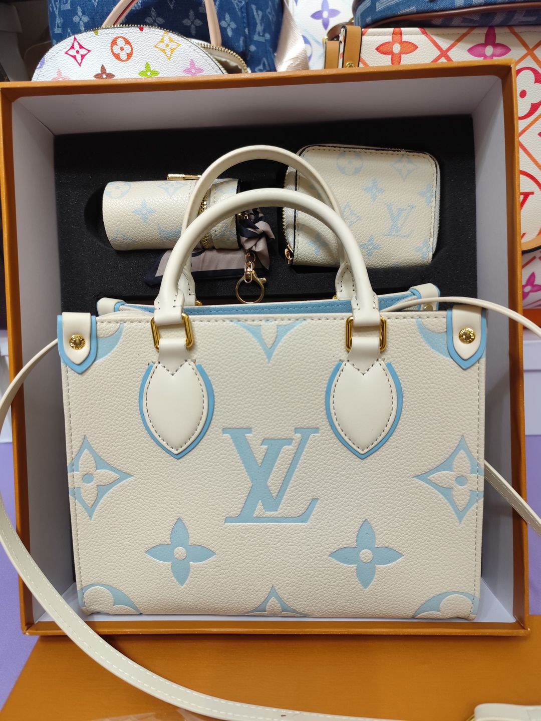 Bolsos LV, alta calidad, onthego blanco y azul 