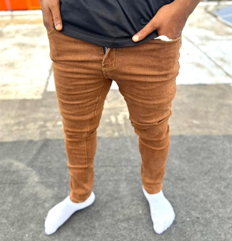 Jeans Slim Marron – Le style brut, sans compromis