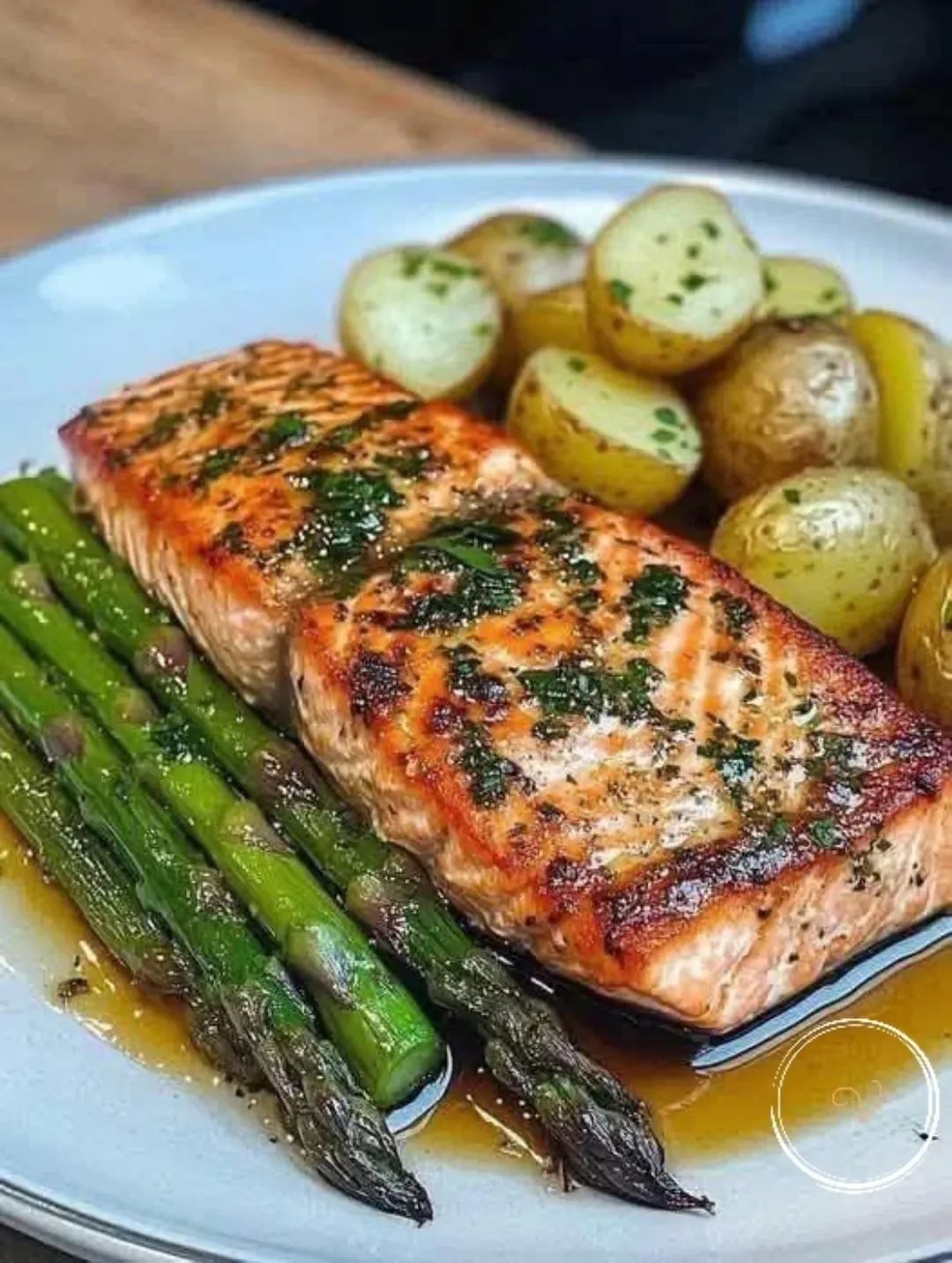Baked Salmon in Foil with potatoes 