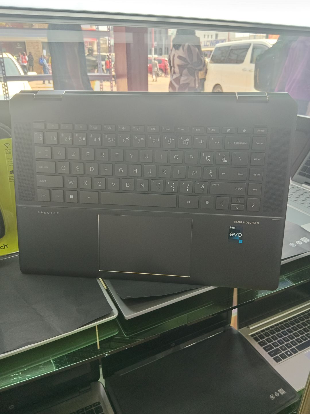 HP SPECTRE CORE i7 AVEC 1TB SSD ET 16GB RAM ECRANT TACTILE 
