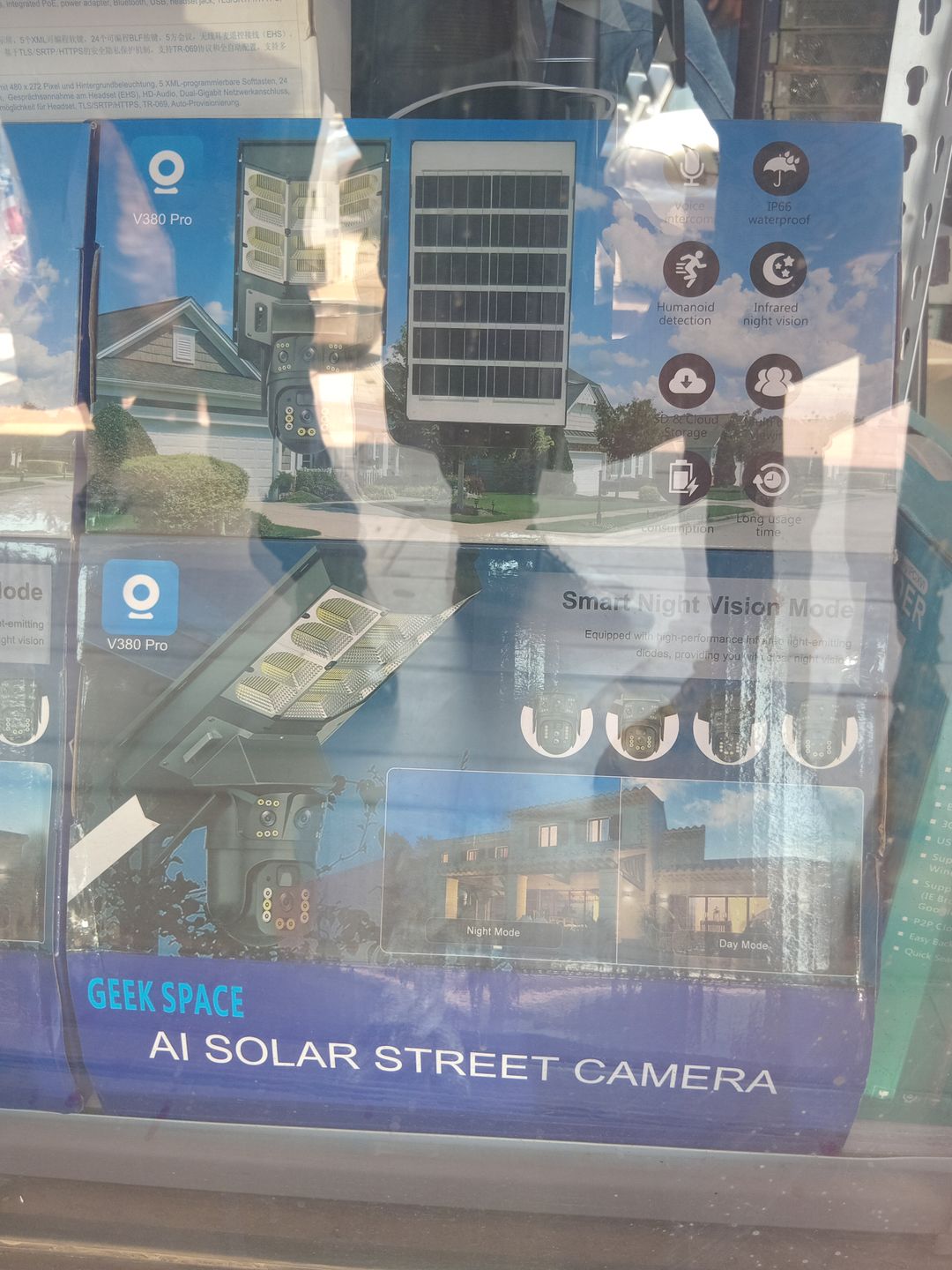 STREET CAMERA AVEC LAMPADAIRE 