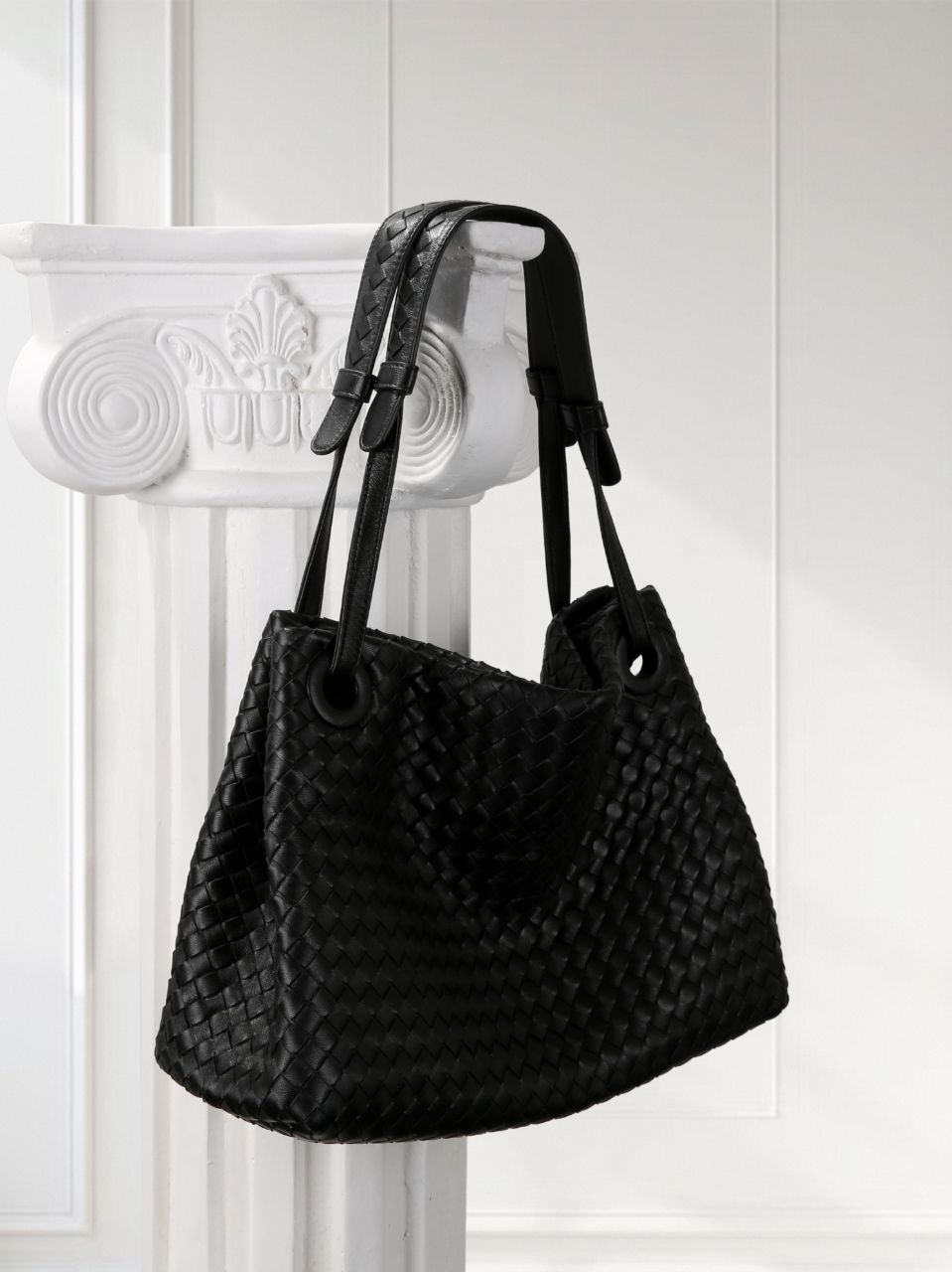 [PREORDER] - Woven Shoulder Tote Bag [Black]
