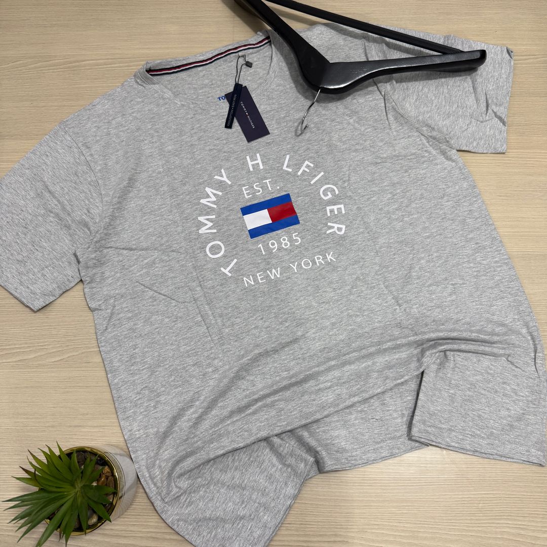 TOMMY HILFIGER T- SHIRT - 28