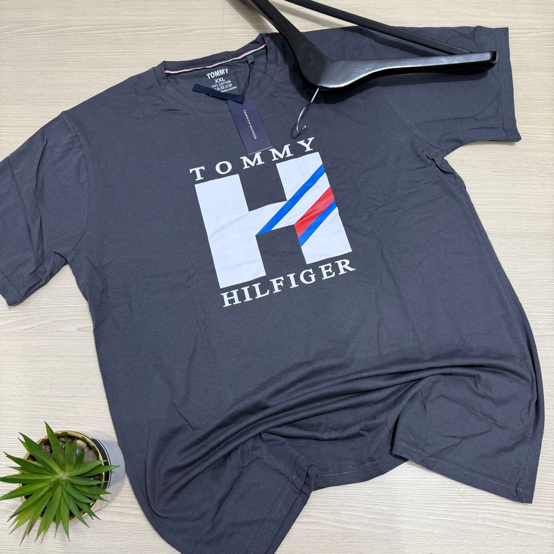 TOMMY HILFIGER T- SHIRT - 37