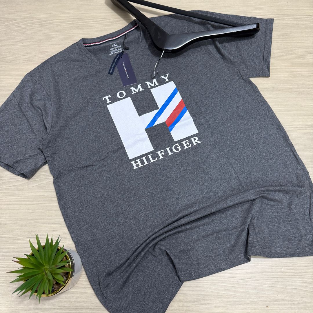 TOMMY HILFIGER T- SHIRT - 39