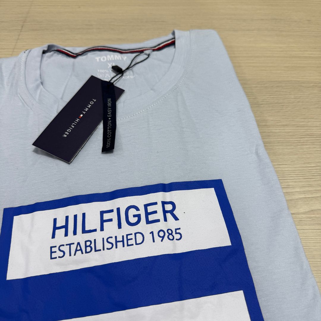 TOMMY HILFIGER T- SHIRT - 42