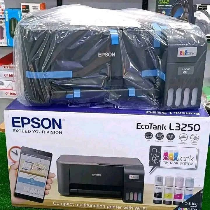Imprimante à Réservoir Intégré EPSON ECOTANK ITS L3250 Couleur - Fonctions: Impression, Numérisation, Copie - Format papier: A4 - Technologie d'impression: Jet d'encre  - Résolution d’impression: 5760 x 1440 DPI - Vitesse d’impression Noir: jusqu'à 33 ppm , 10 pages/min (ISO/IEC 24734)- Vitesse d'impression Couleur: Jusqu'à  15 ppm, 5 pages/min (ISO/IEC 24734) - Alimentation papier: 100 feuilles, 20 Feuilles photo -  Connectivite : USB / Wi-Fi / Wi-Fi Direct