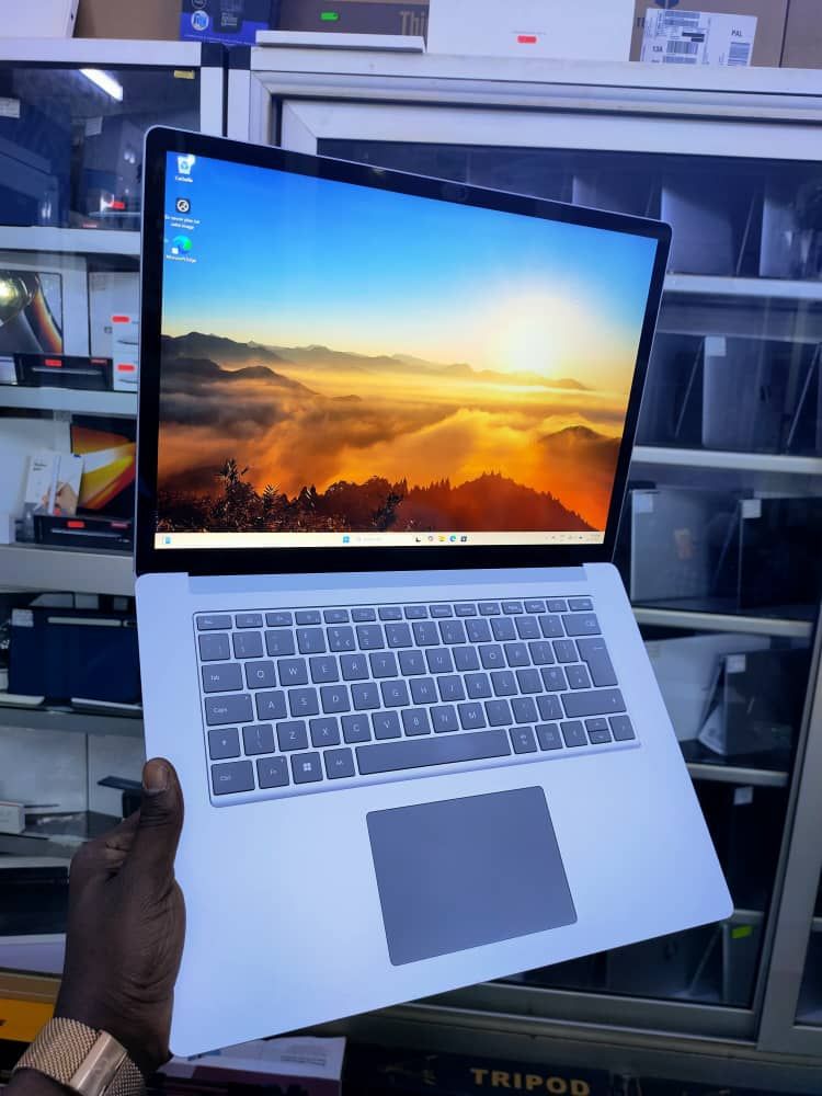 Microsoft Surface Laptop 15" – Intel Core i7, 12ᵉ génération_article_N°:CAI_0112