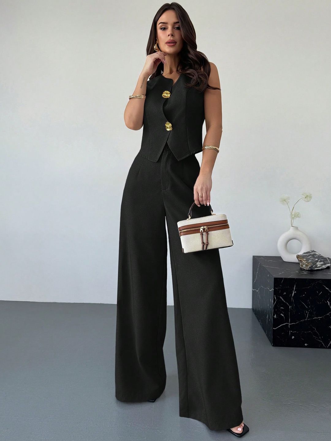 Set elegante con detalles dorados