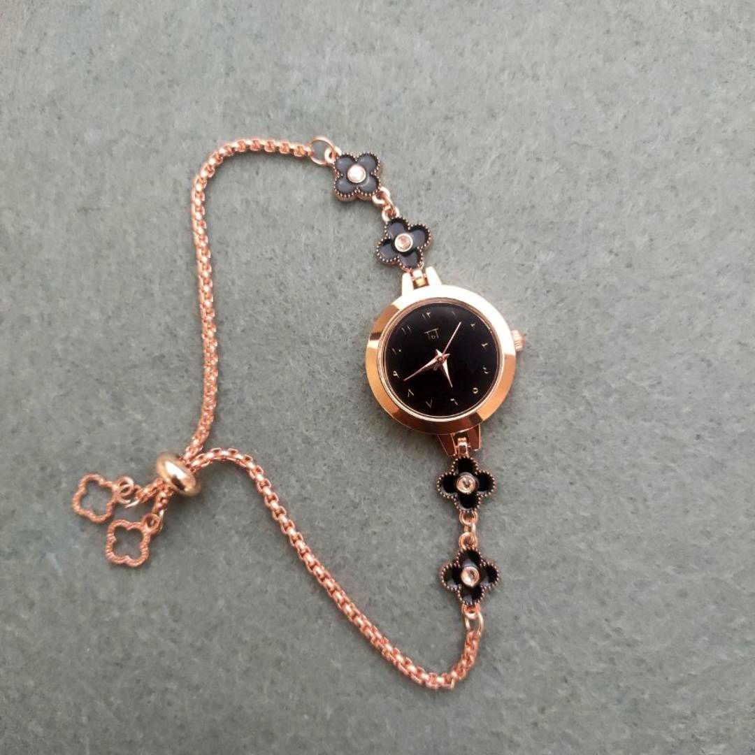 Clover RoseGold Arabic Bracelet Watch