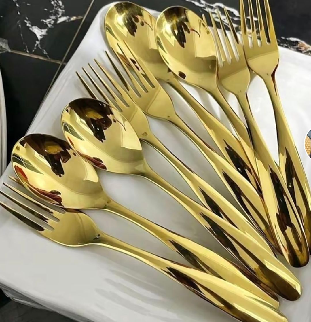 Retail gold spoon & fork
