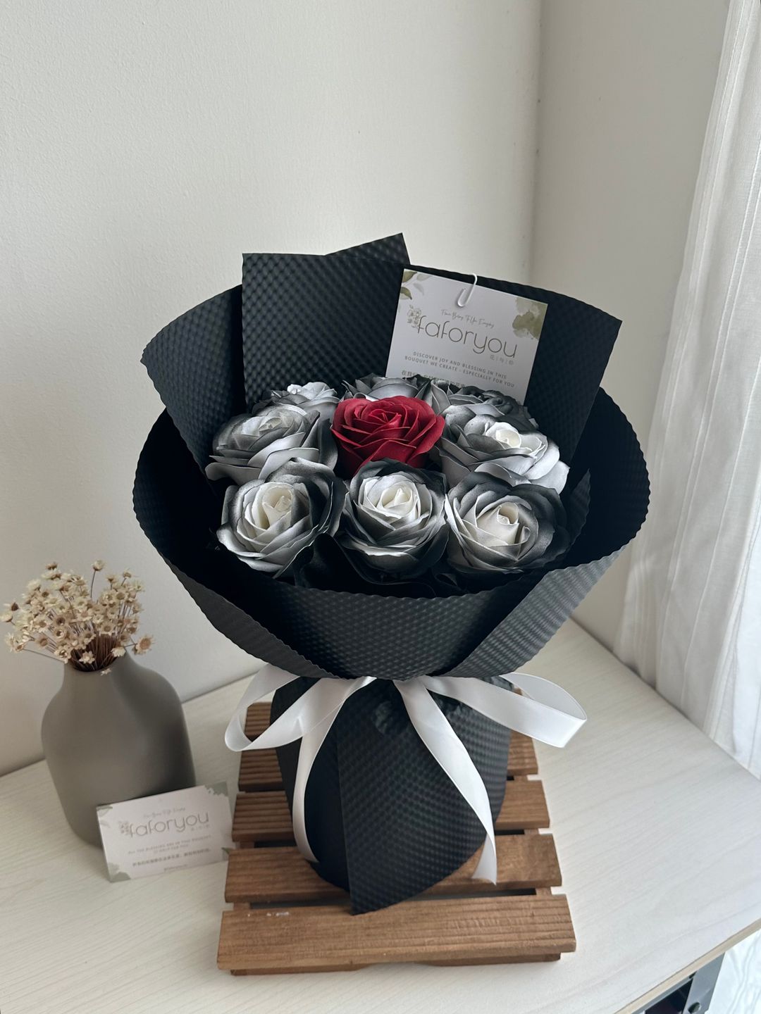 9 Stalk Soap Rose Bouquet (Dimensional Embossing Paper) 
