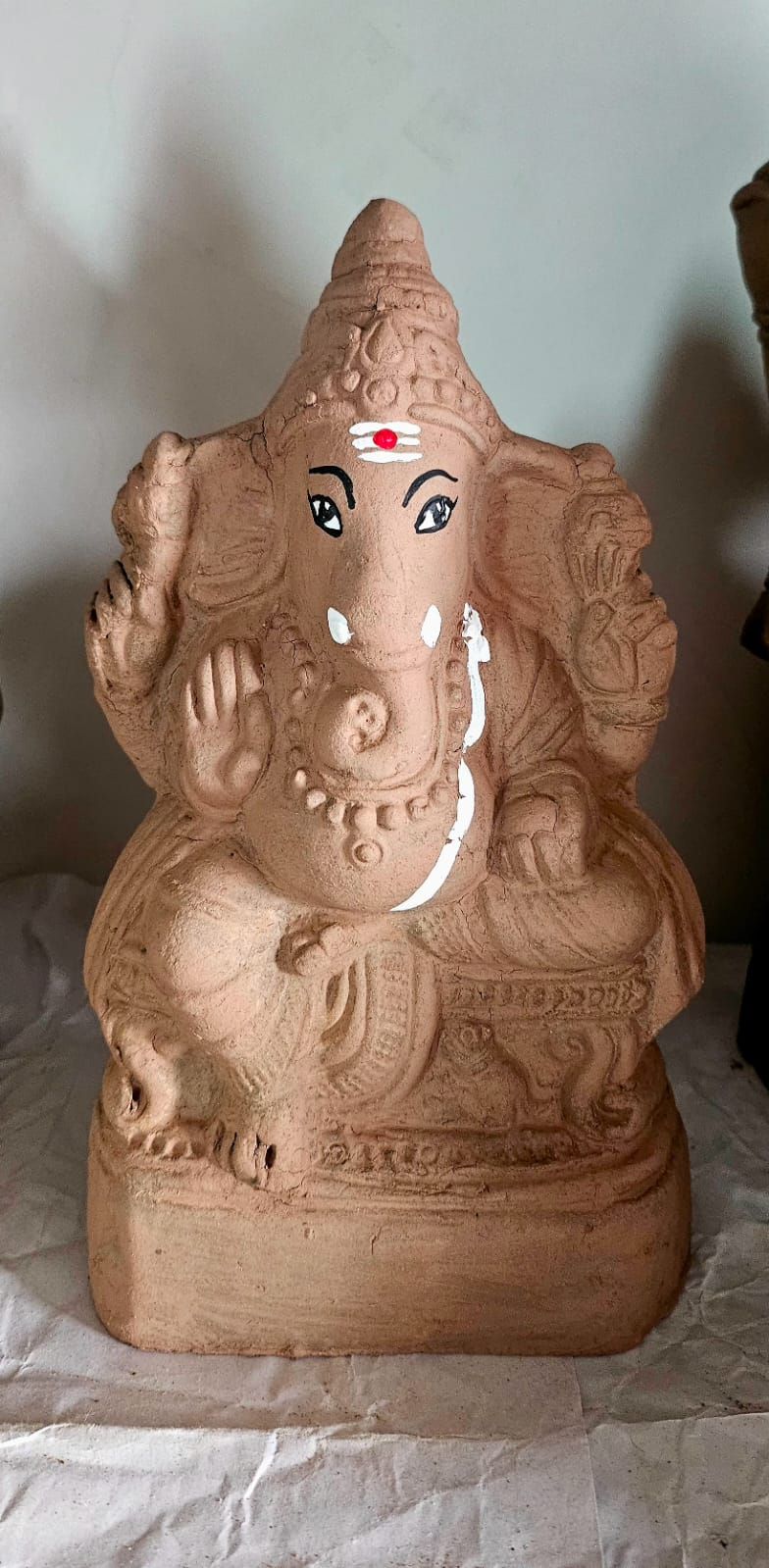 VN20- 9 inches - Non coloured Darbar Ganpati