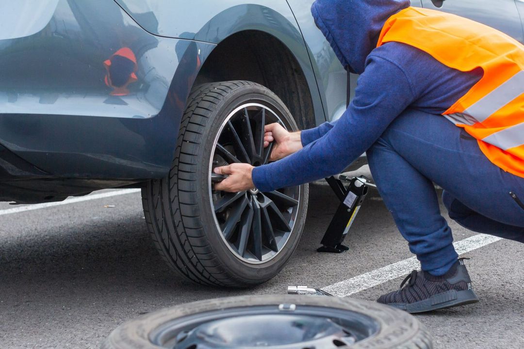 Tire Change تبديل سپير / پنچر 