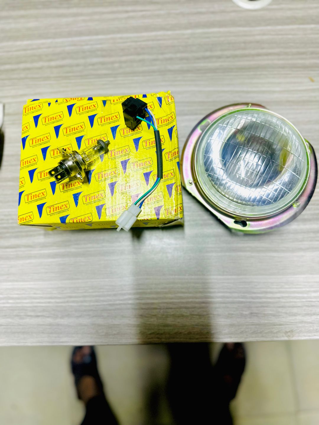 HEAD LIGHT 