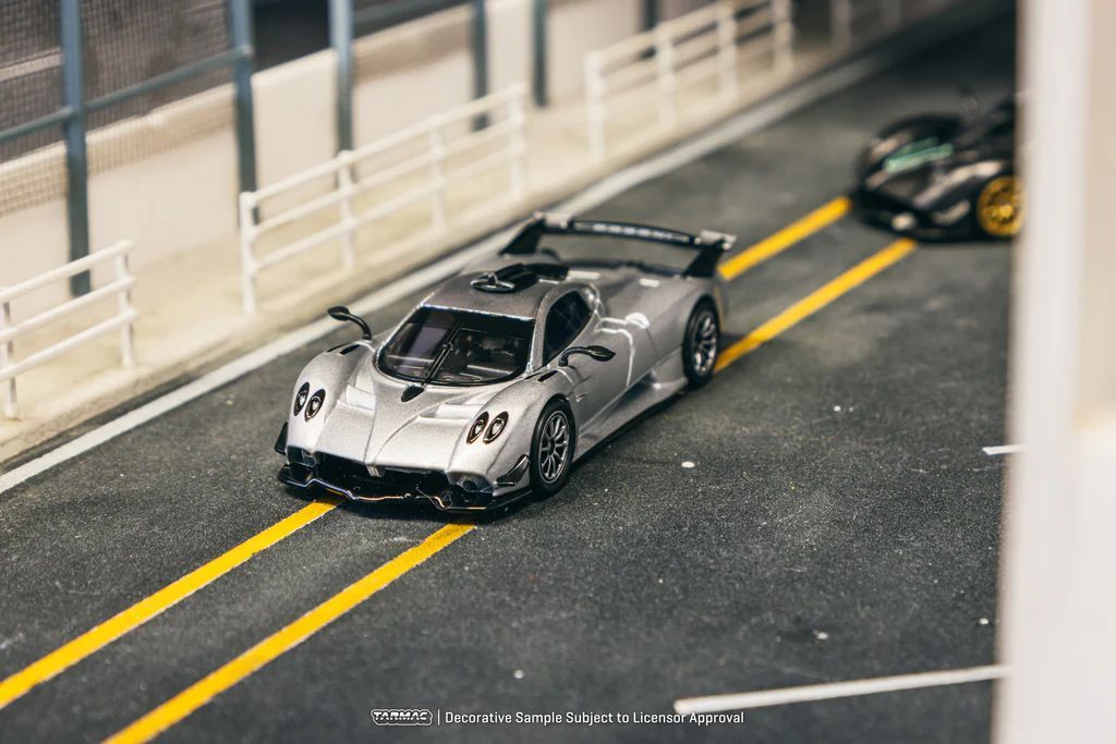TARMAC WORKS MODEL 1/64 PAGANI HUAYRA R - SATIN SILVER
