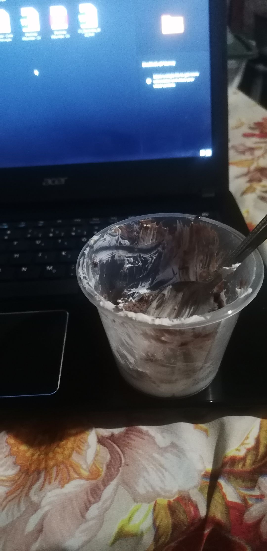 Bolo no pote