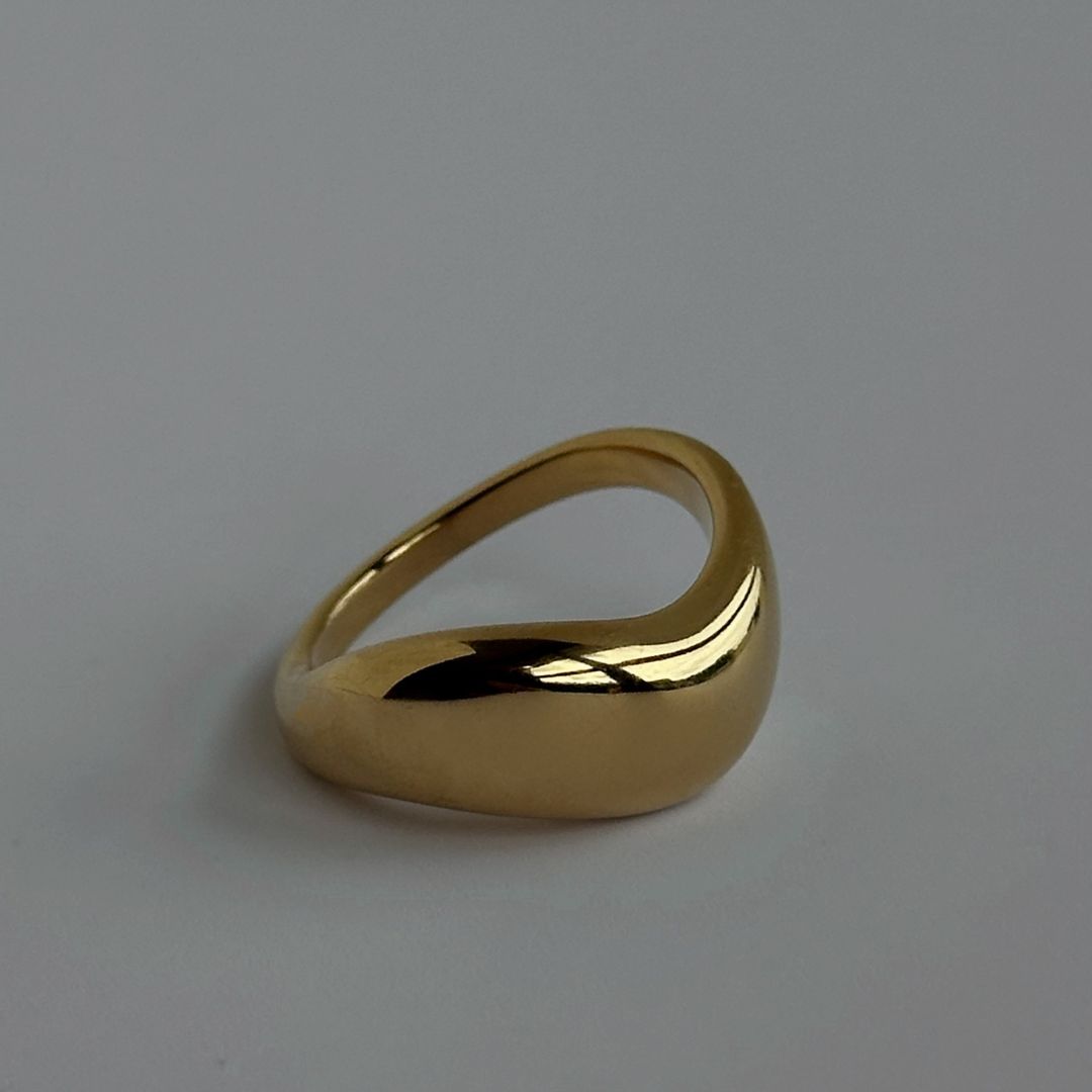 Curve Band Gold
