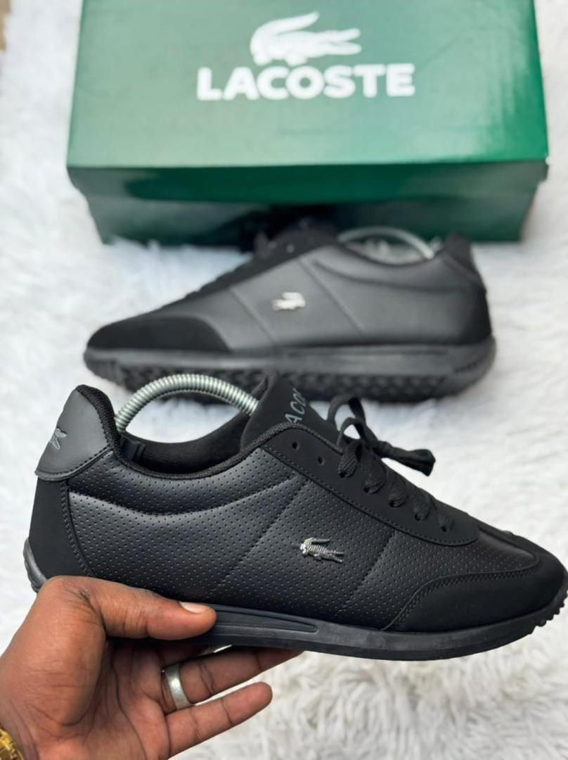 Pair de Basket Lacoste Noir