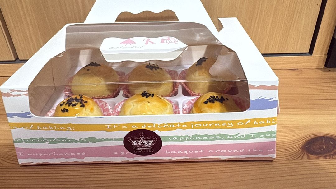 Shanghai Mooncake (with  salted egg yolk) (6 pcs) 