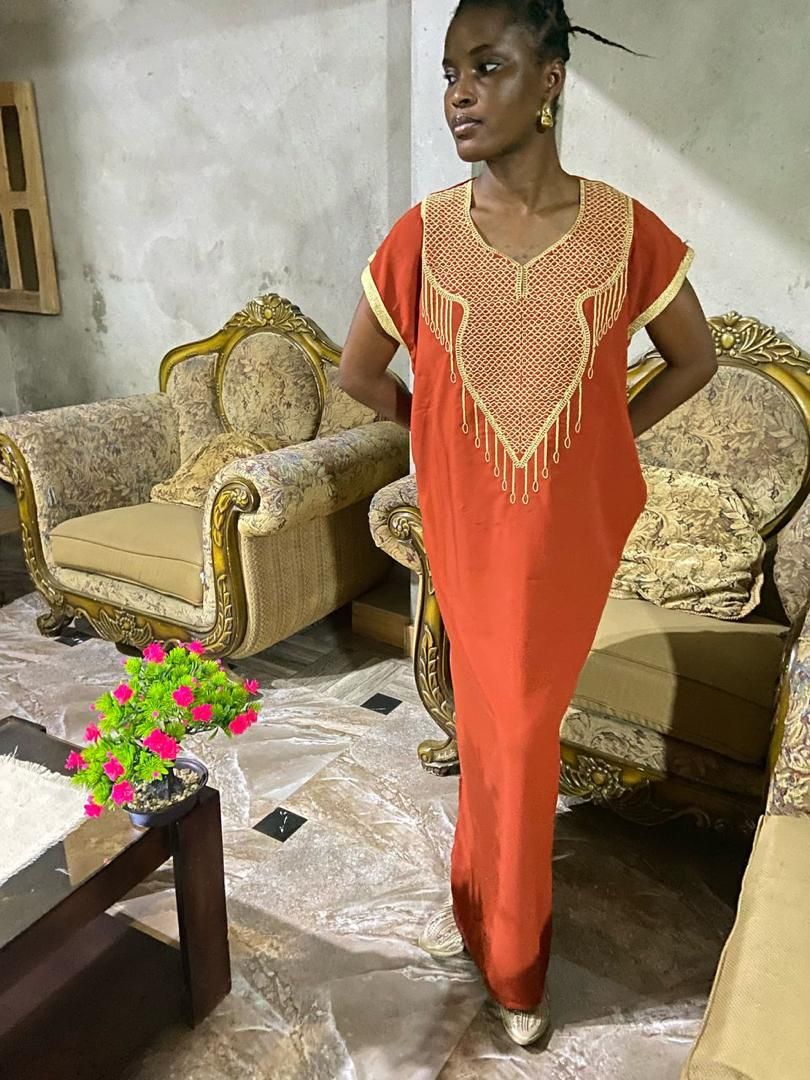 BOUBOU MAROCAIN (CAFTAN élégant en soie)