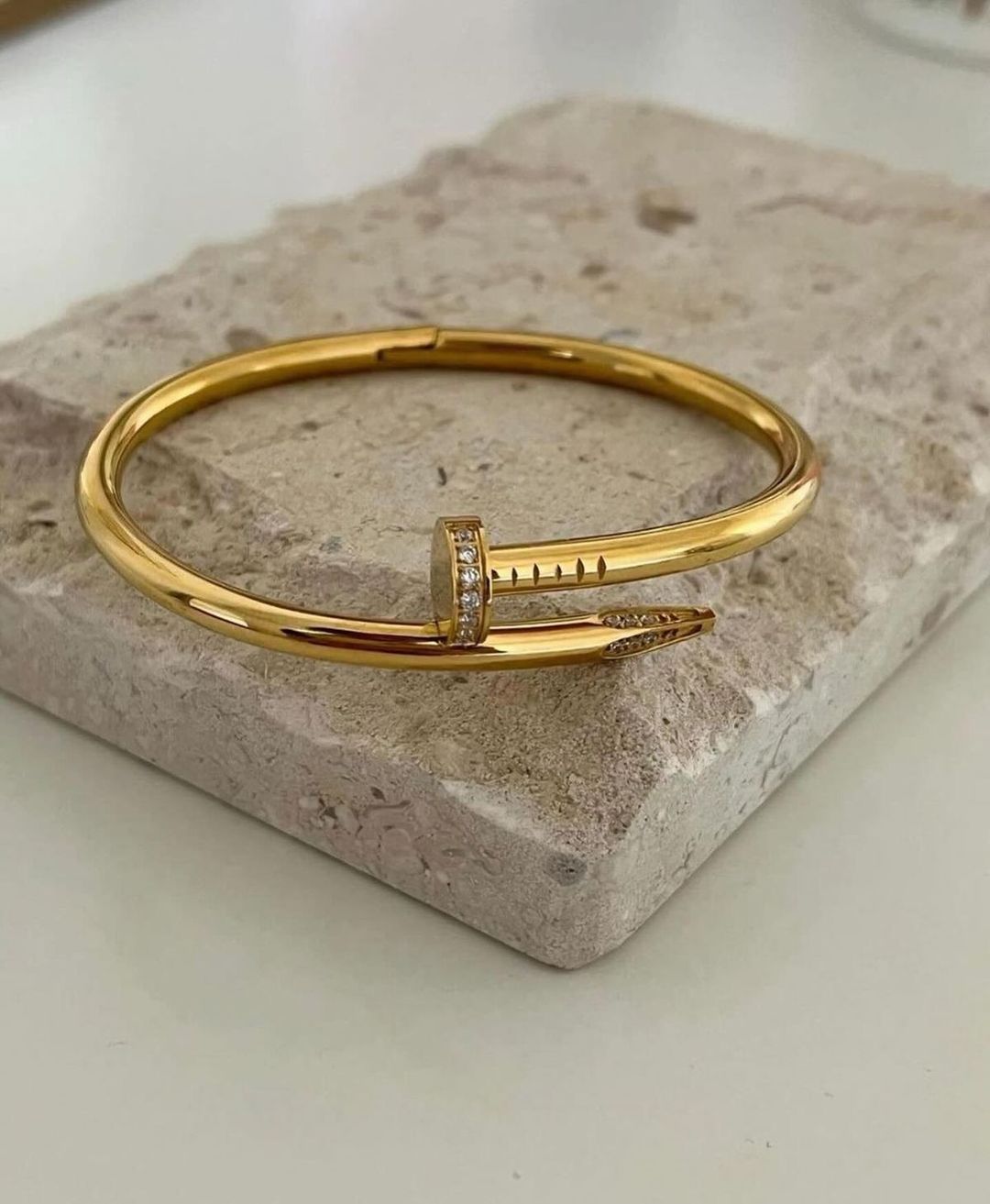 Brazalete Clavo