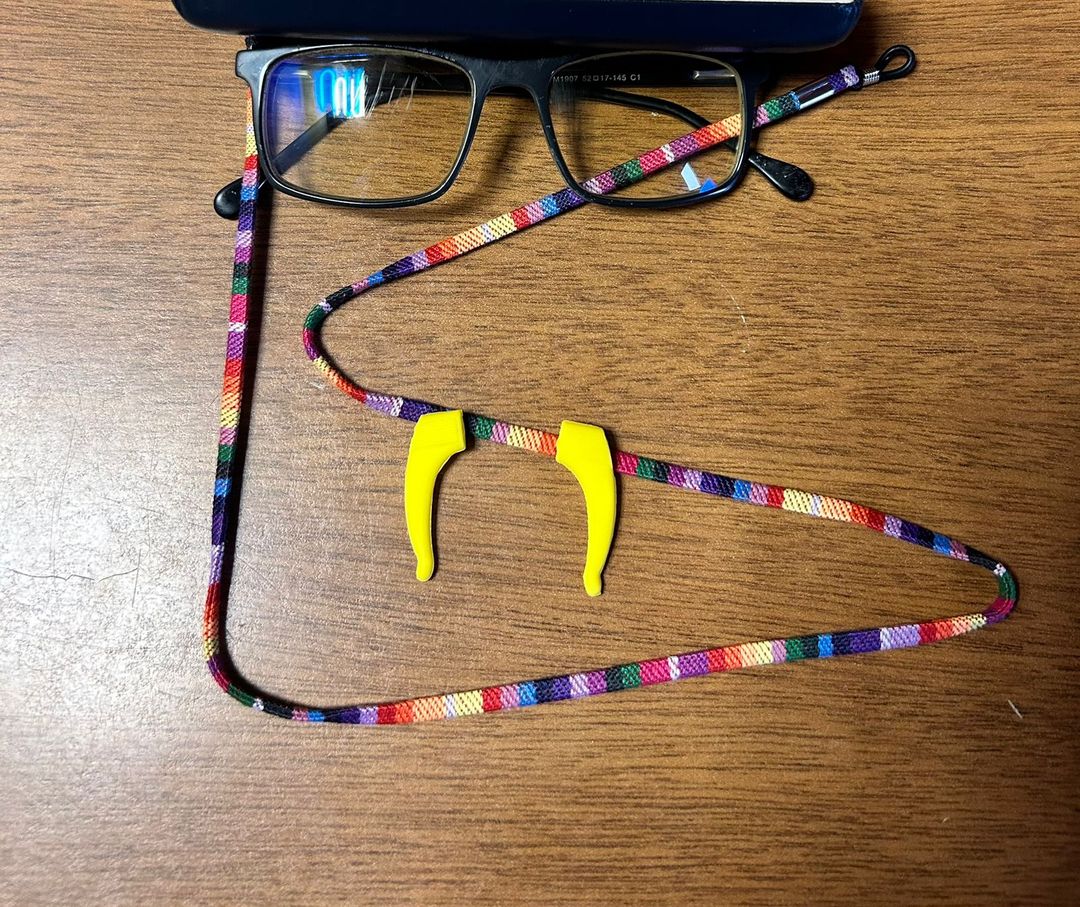 1 Bohemian String + 1 Pair Silicone Tips