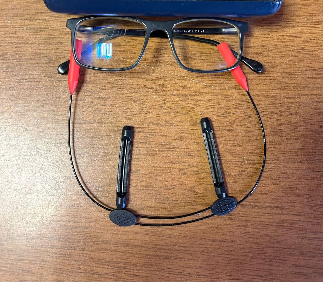 1 Rubber Cord + 1 Pair Silicone Cover