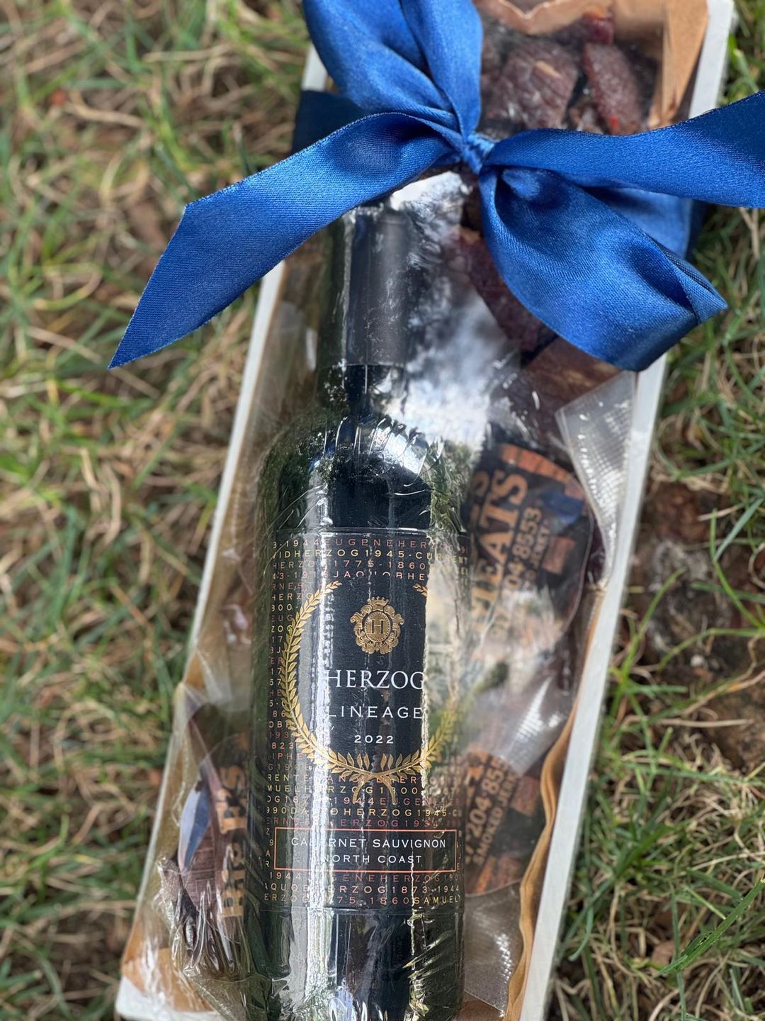 Gift Tray with Wine - **PRE-ORDER ONLY**