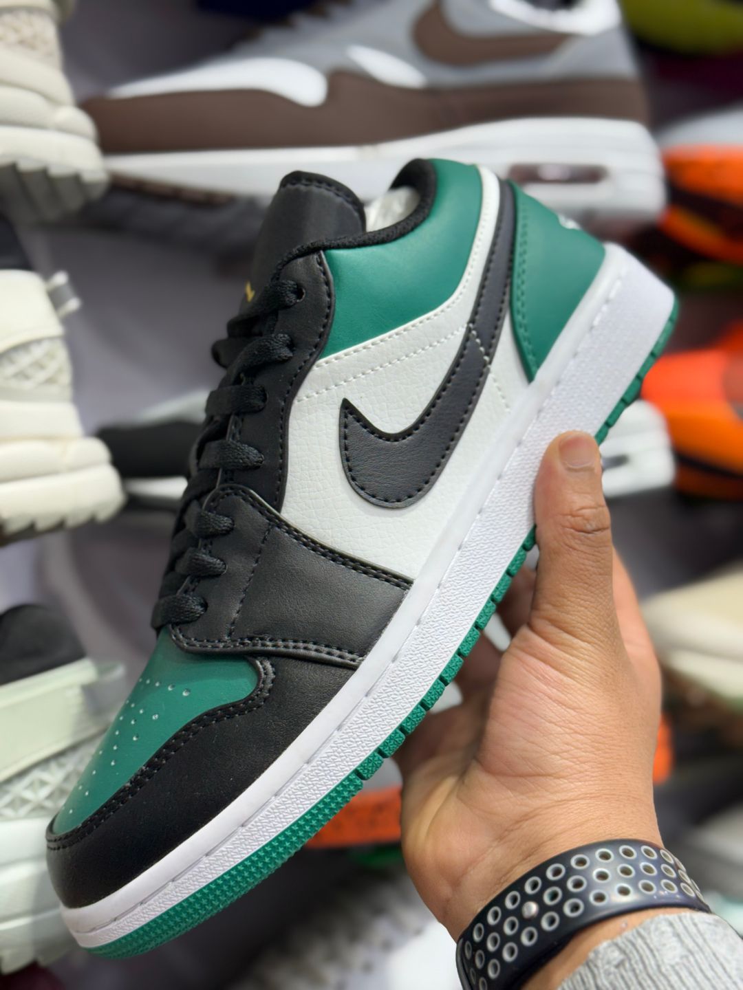 NIKE AIR JORDAN 