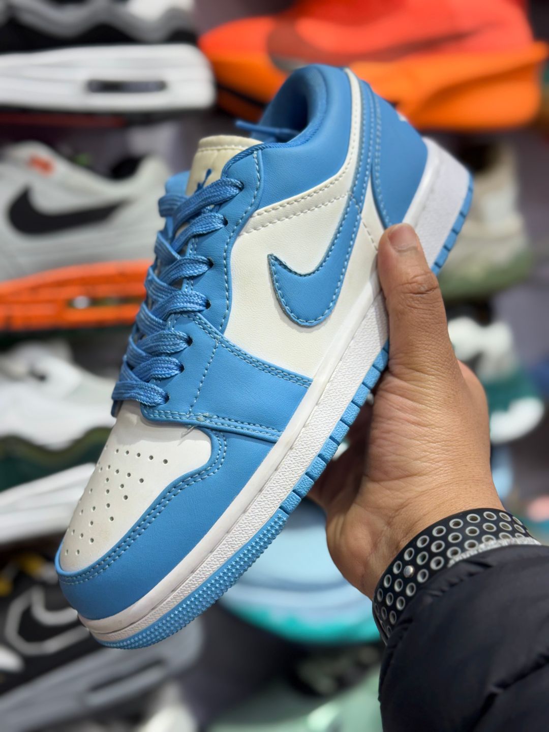 NIKE AIR JORDAN 