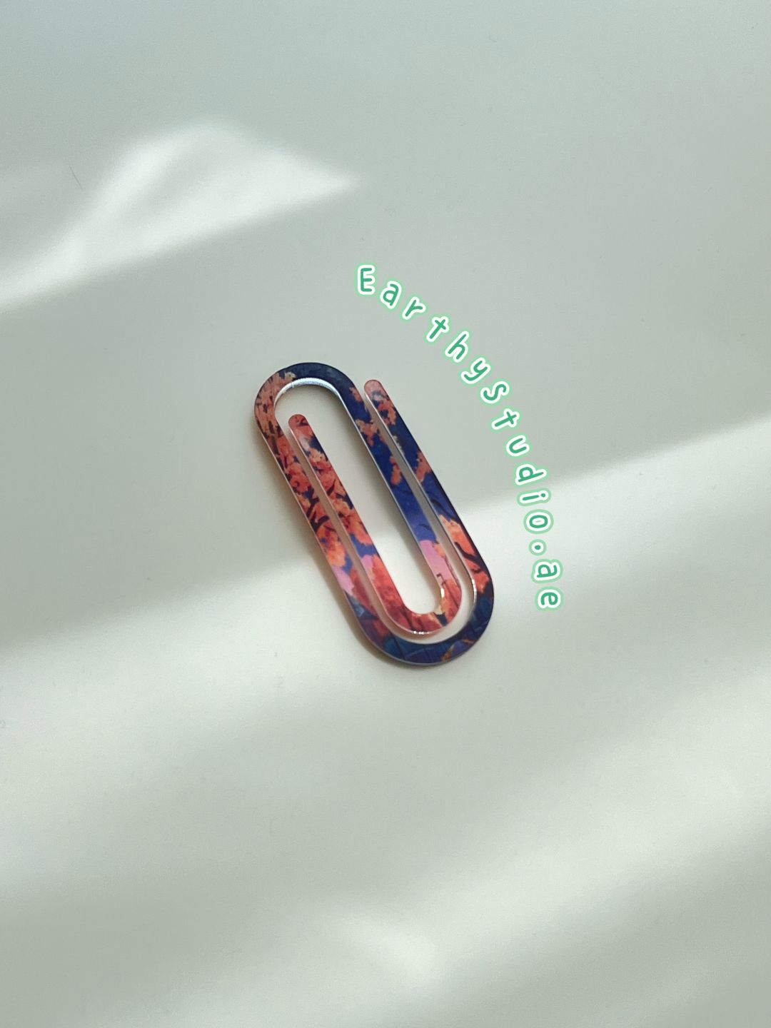 1pcs Autumn acrylic Paperclip 