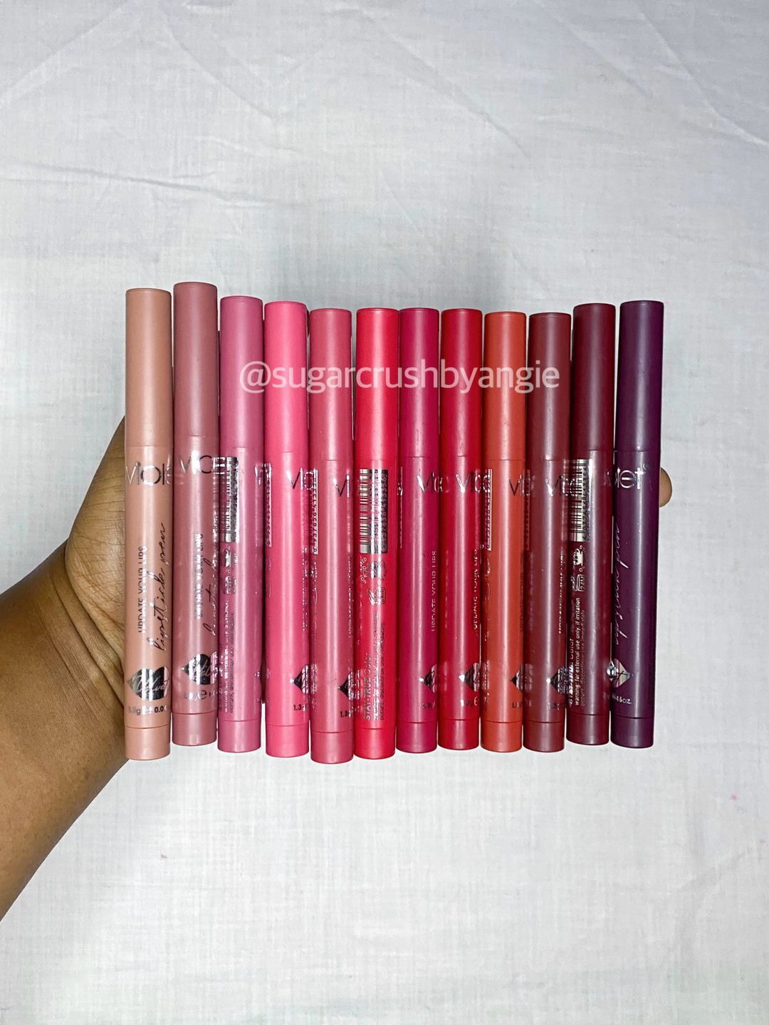 Velvet lip liners