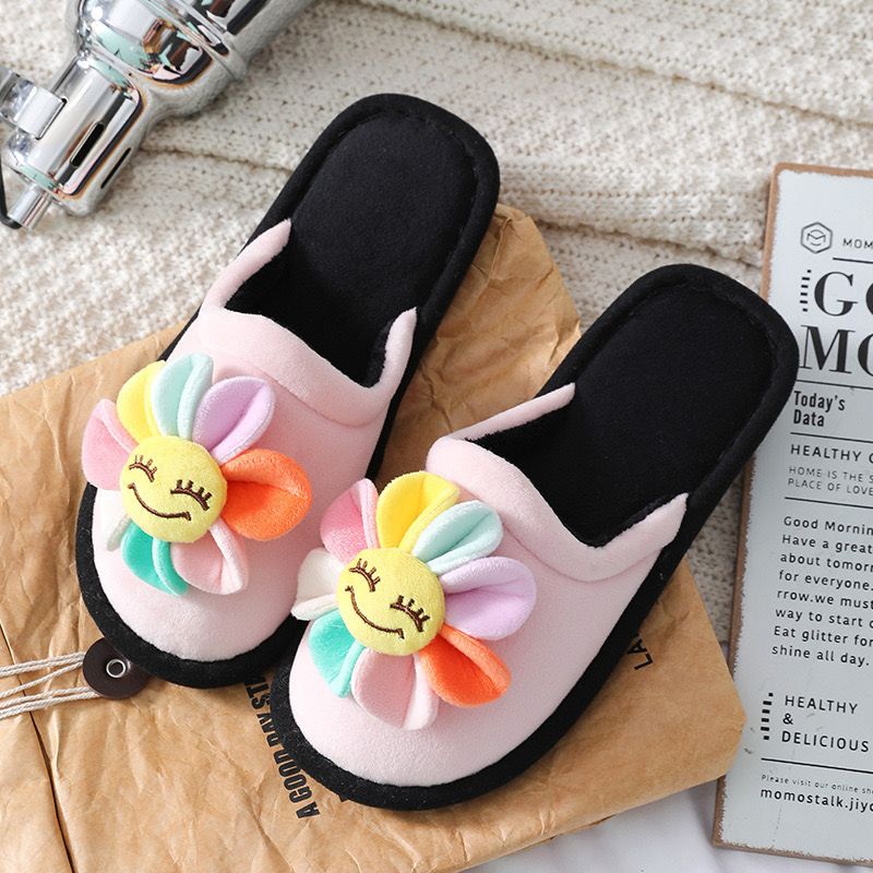 Ladies bedroom slippers 