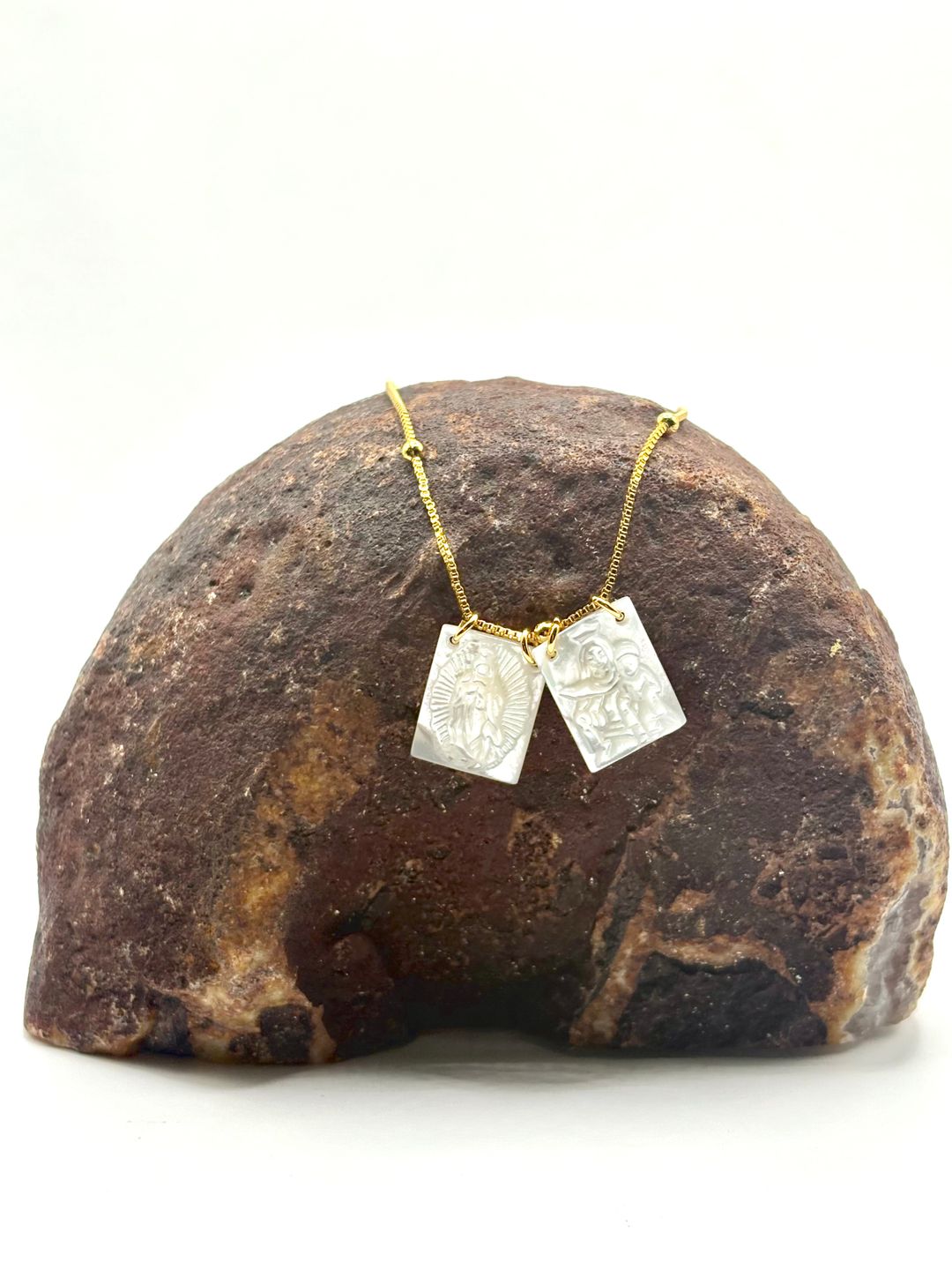 Necklace Escapulario Madreperla