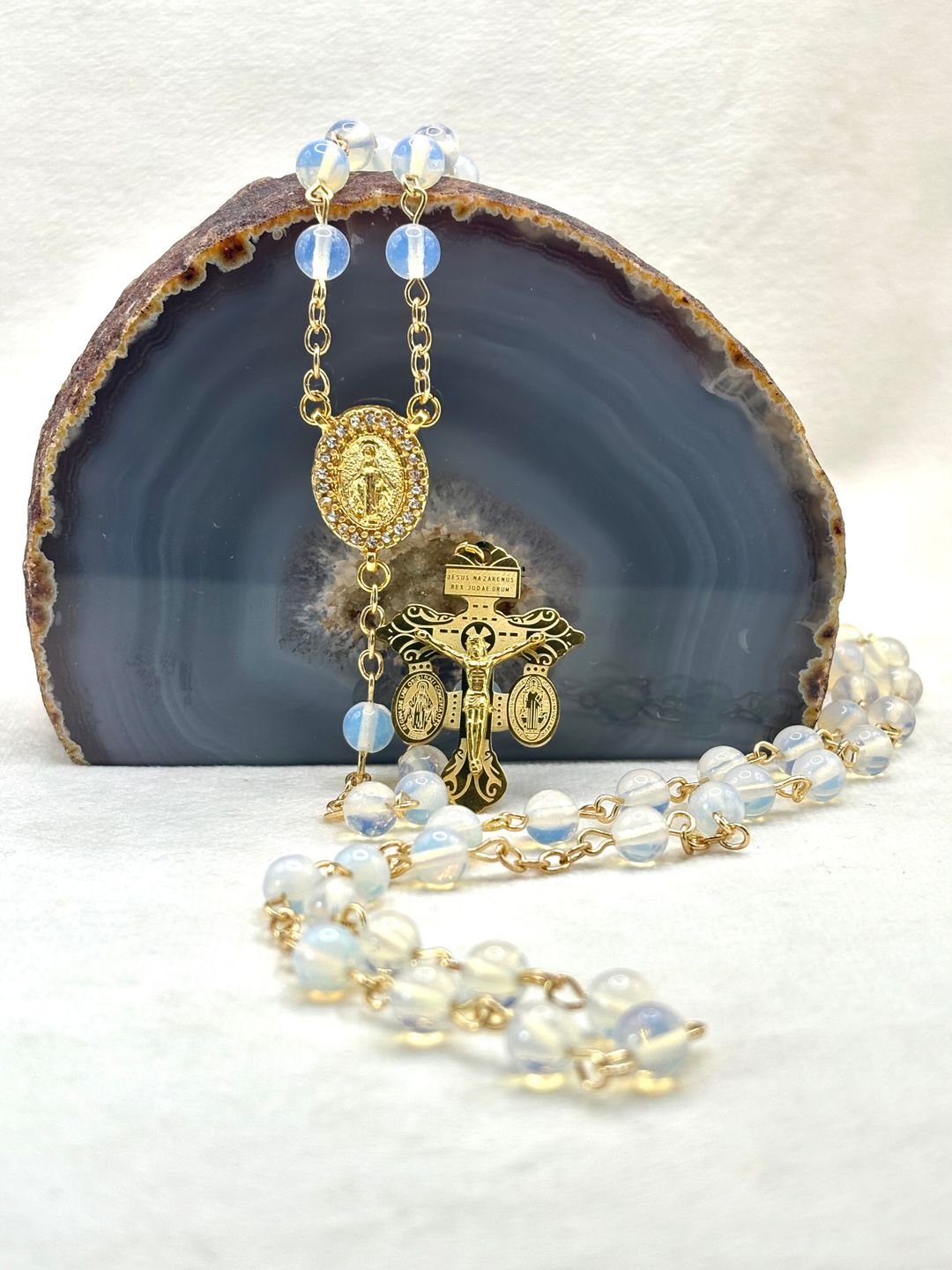 Rosario de Opalina laminado en oro 18k