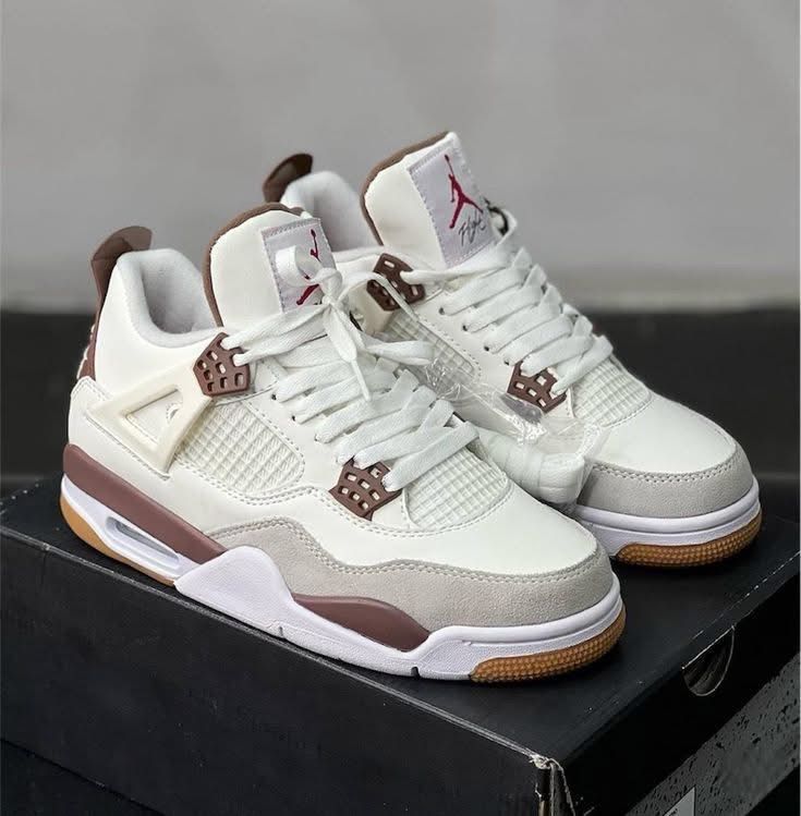 Air Jordan 4 - White/Chocolate