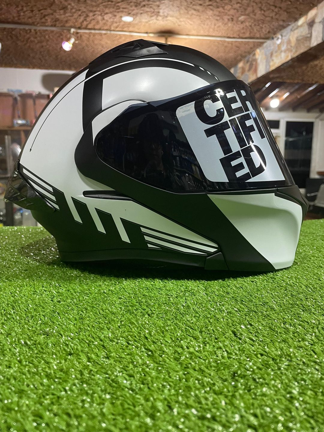 CASCO ABATIBLE DUKO NEGRO/BLANCO