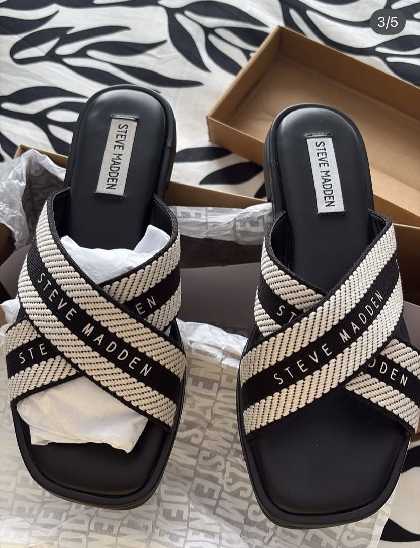 Ladies sandals
