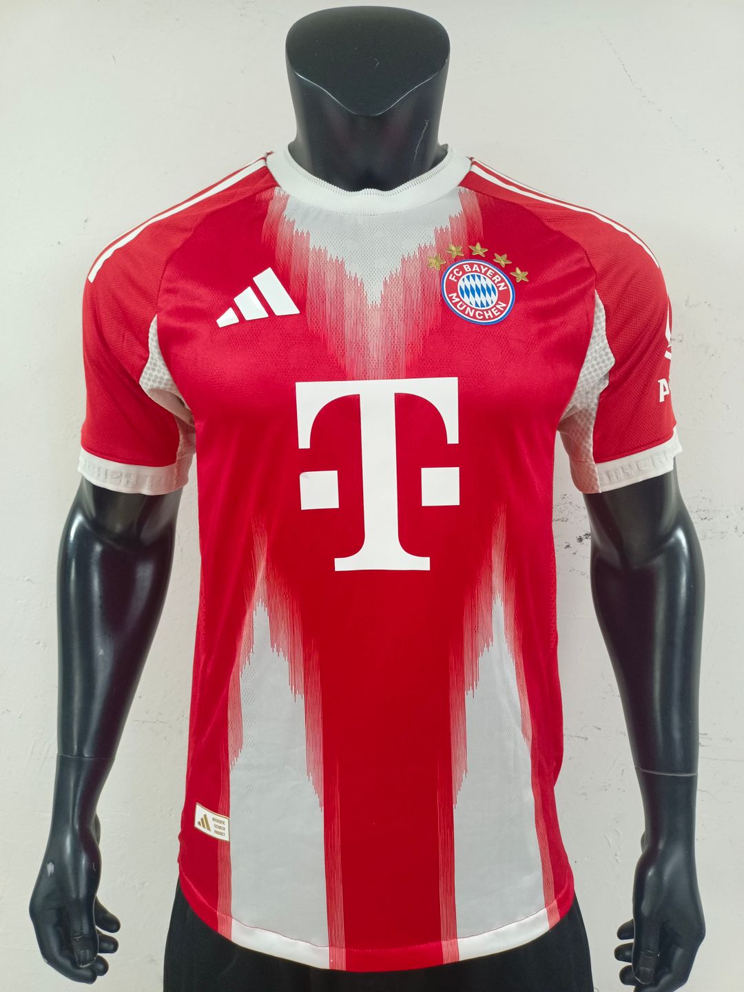 FC Bayern 2025/26 Home shirt (Red / White)