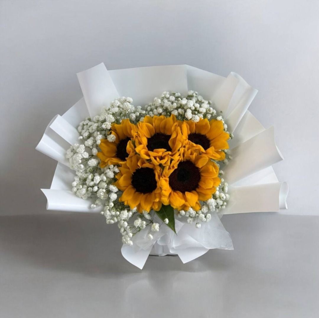 5 Sunflower with baby breath