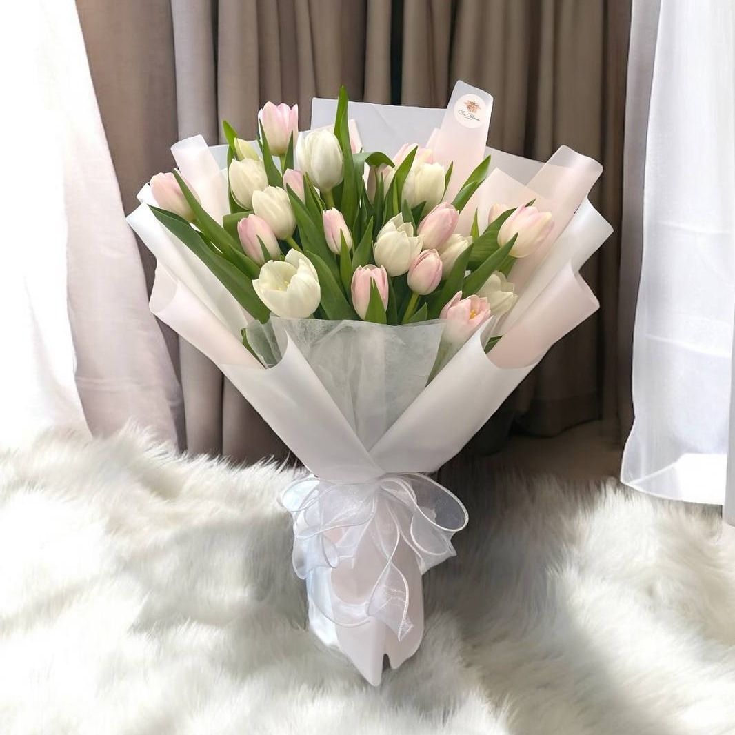 [Pre-order: 2 Days] Mix Tulips with Baby Breath 
