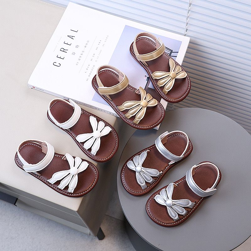 Shoes size 21-30 9,500 white 24/9/25