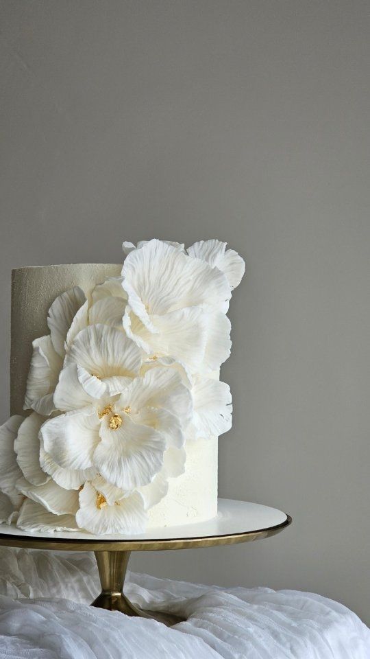    6 inches Decadent Fondant Cake