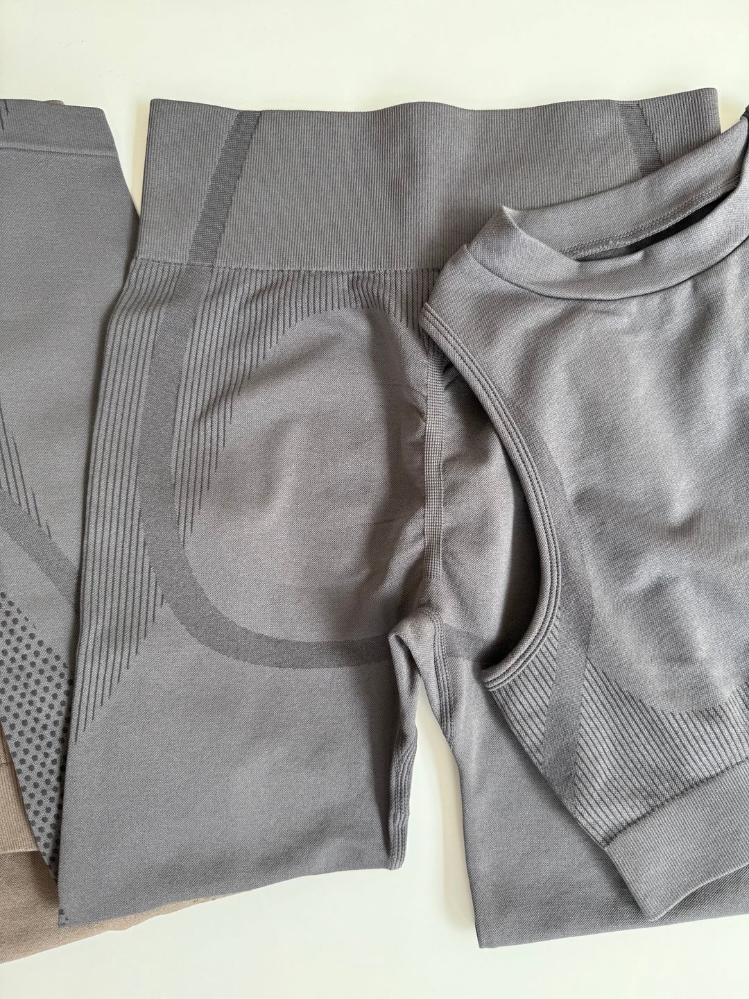 Legging + Crop Top (Con Levanta Glúteos)